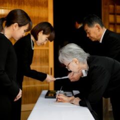 小さな家族葬サロン イノリエ | 江東区の葬儀・家族葬式場 | 寒い冬の葬儀。参列時の防寒対策と、知っておきたいマナーのポイント